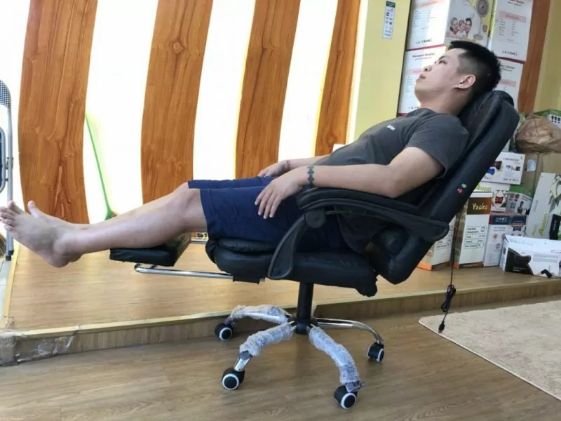 Có thể ngủ trưa thoải mái ghế massage văn phòng 2019