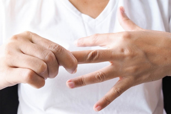 Chuẩn đoán hiện tượng tê ngón tay bằng những cách nào ?